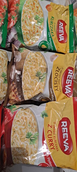 Zupka chińska błyskawiczna Reeva mix smaków 30 sztuk