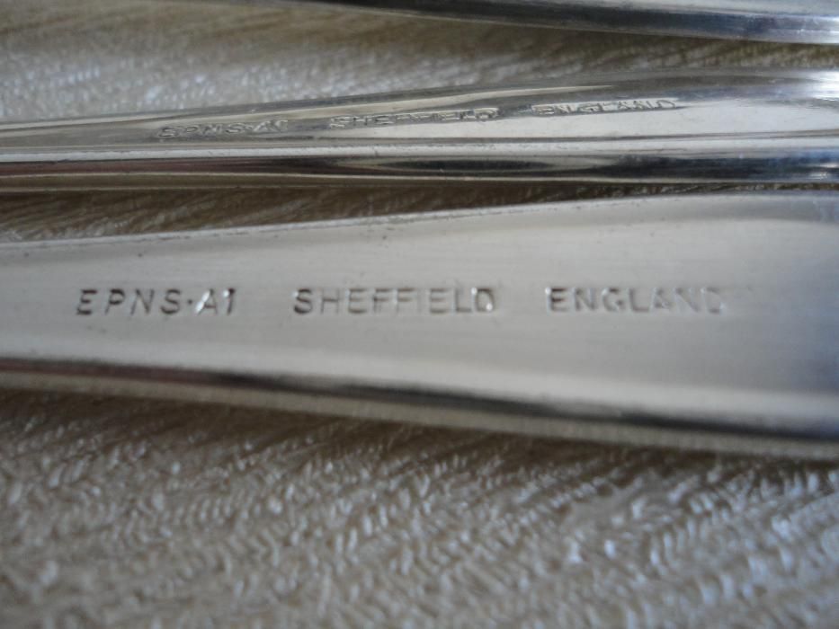 Столовый набор(ножи,вилки, ложки) 18 предметов Sheffield, Англия