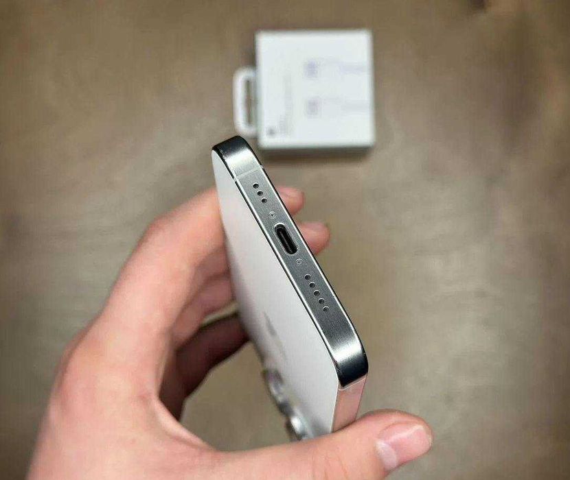 iPhone 15 Pro, 256 ГБ