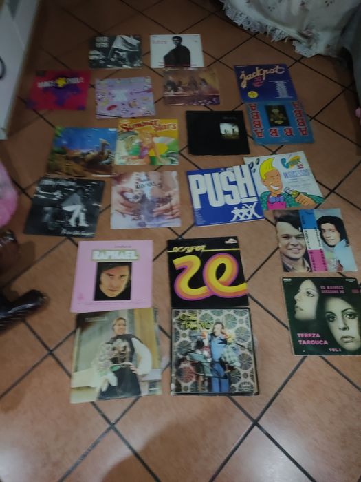 Discos antigos com vários cantores