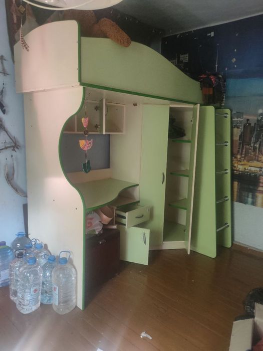 Дитяча стінка в гарному стані!