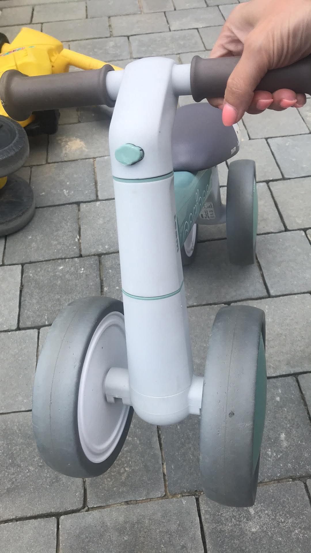 Jezdzik, rowerek biegowy dla malucha, kask gratis