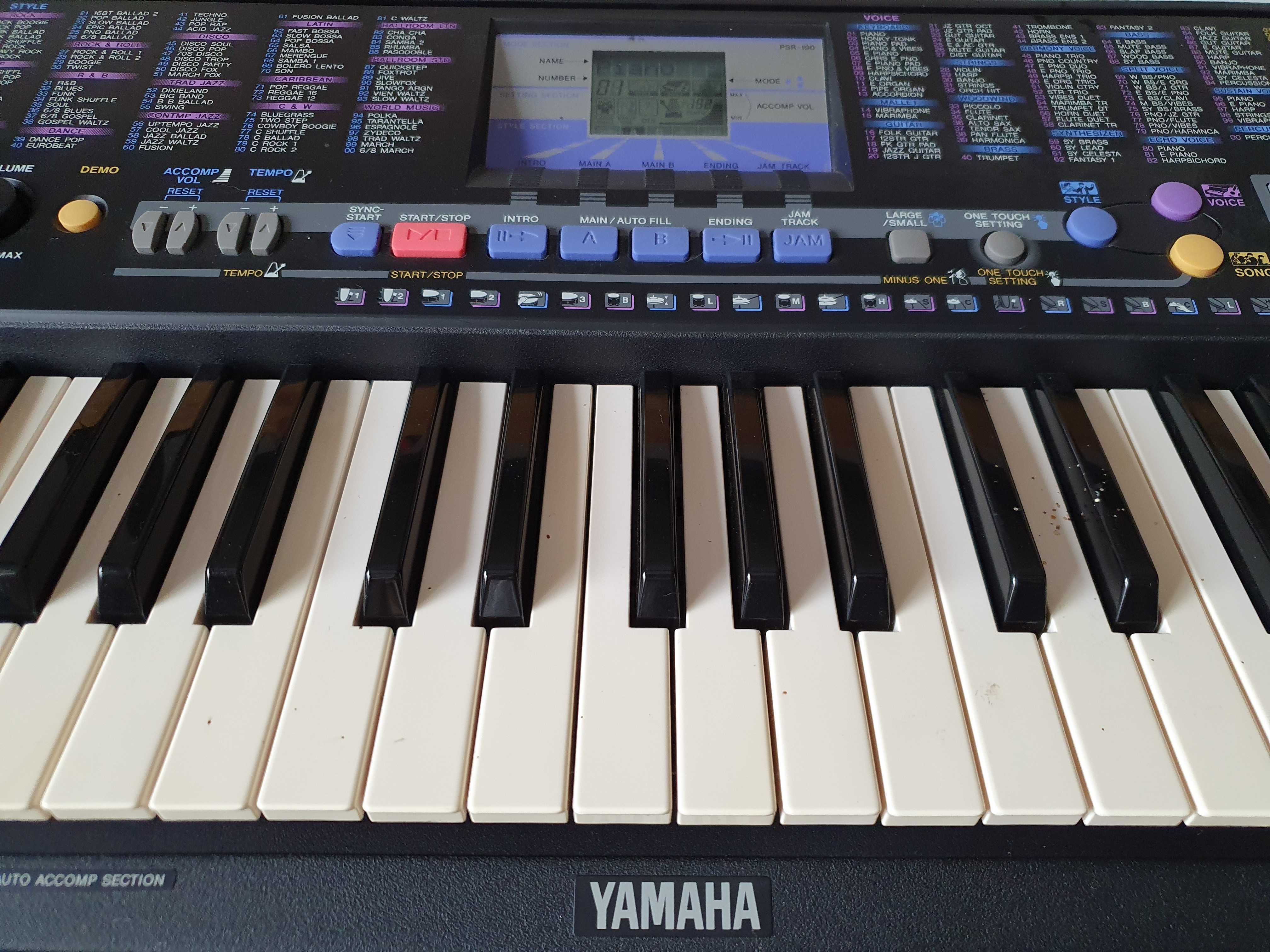 Keyboard Yamaha z ekranem do nauki