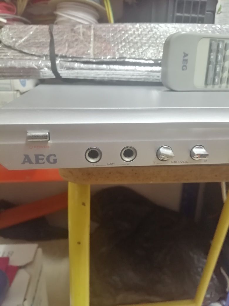 Leitor DVD AEG - como novo e bem estimado