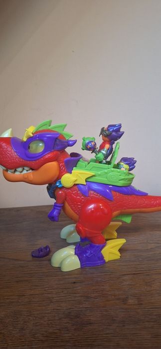 Superdino V-REX z 2 figurkami SuperZings