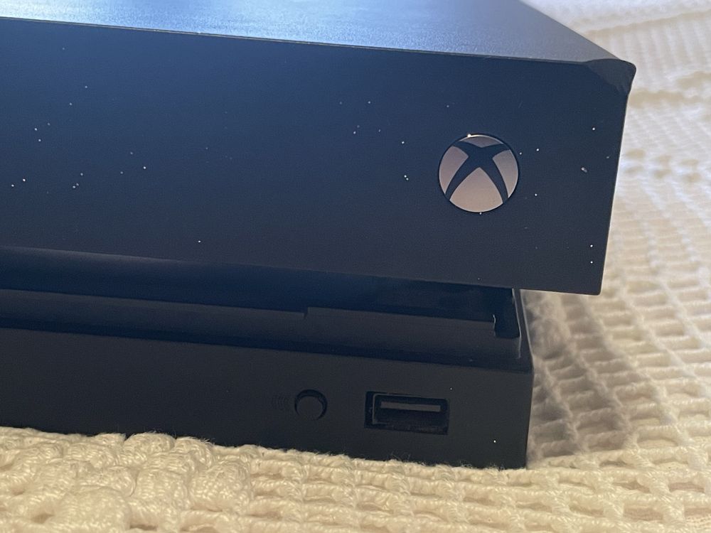Consola - Microsoft Xbox One X