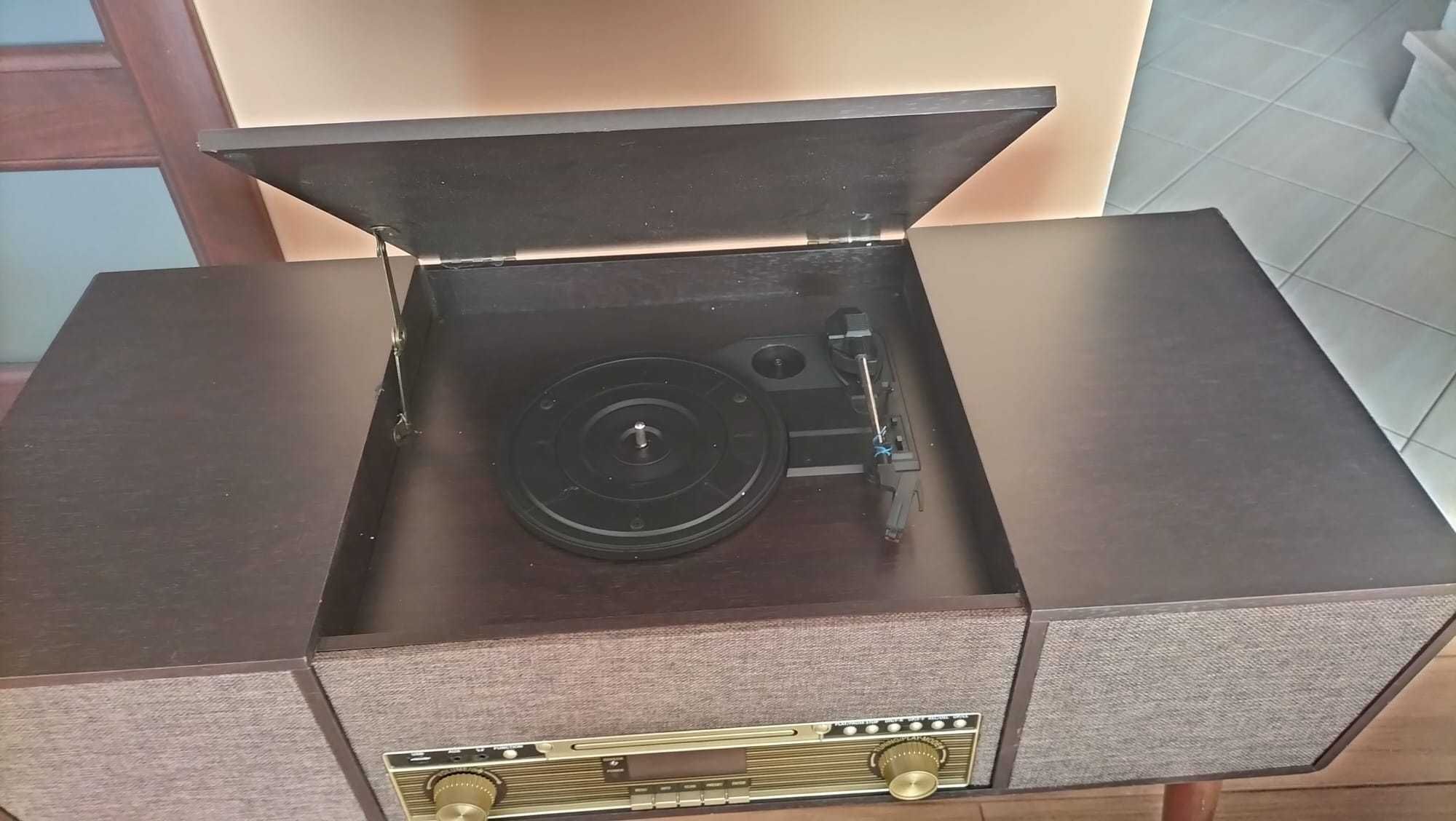 Gramofon Auna styl retro