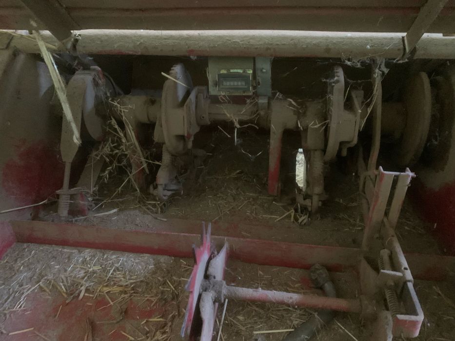 Enfardadeira newholand e vira fenos class volto 4.5