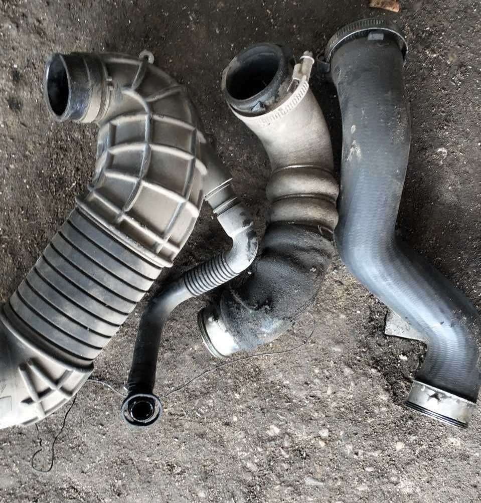 wąż rura przewód powietrza turbiny VW Passat B5 fl Audi A4 B6 B7