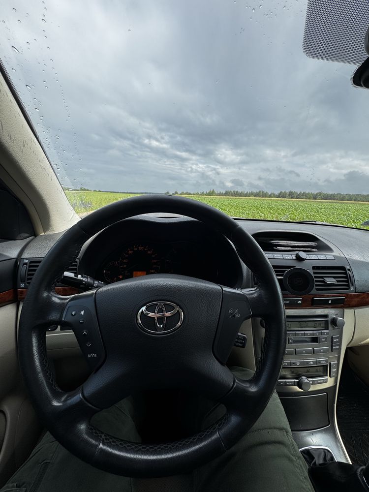 Toyota avensis T25 2.0 D4D 116km ZADBANA