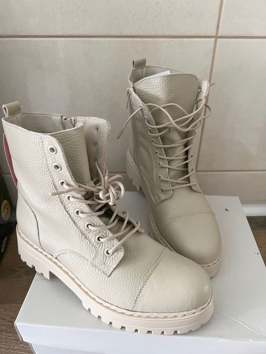 Botas pele verdadeira novas 38