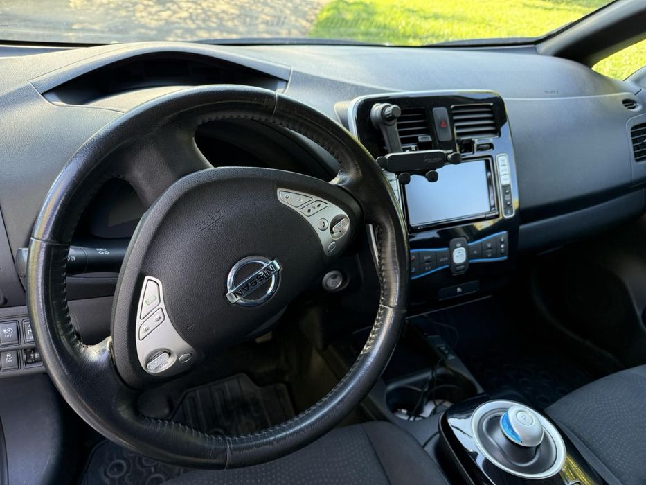 Nissan Leaf 2014р 11 палок СОХ 82 в рідній фарбі