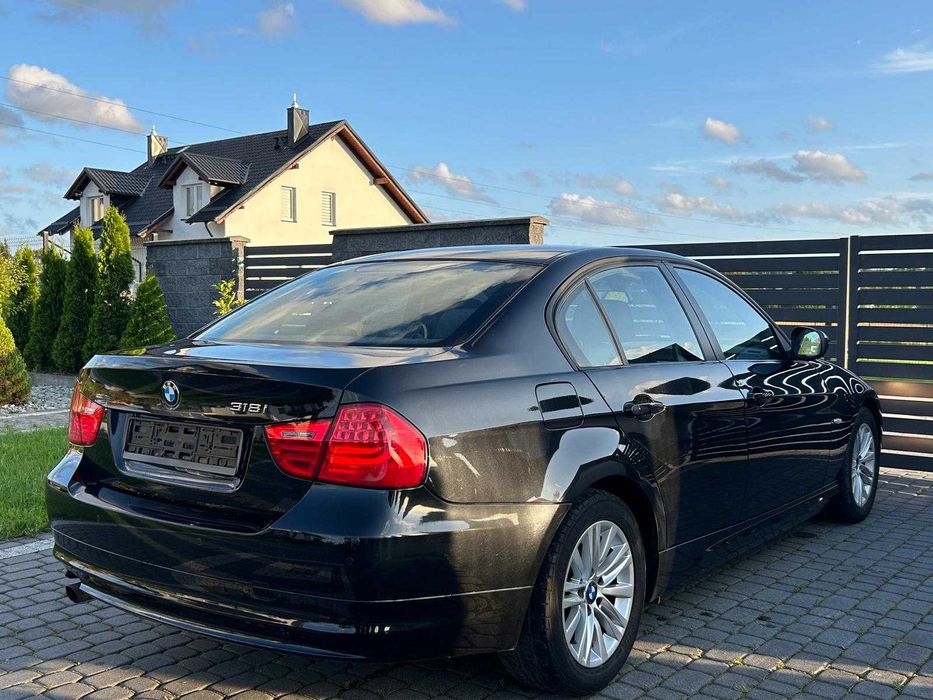 BMW 318i Lift 2009r 2.0benz 143KM z Niemiec opłacony uszkodzony