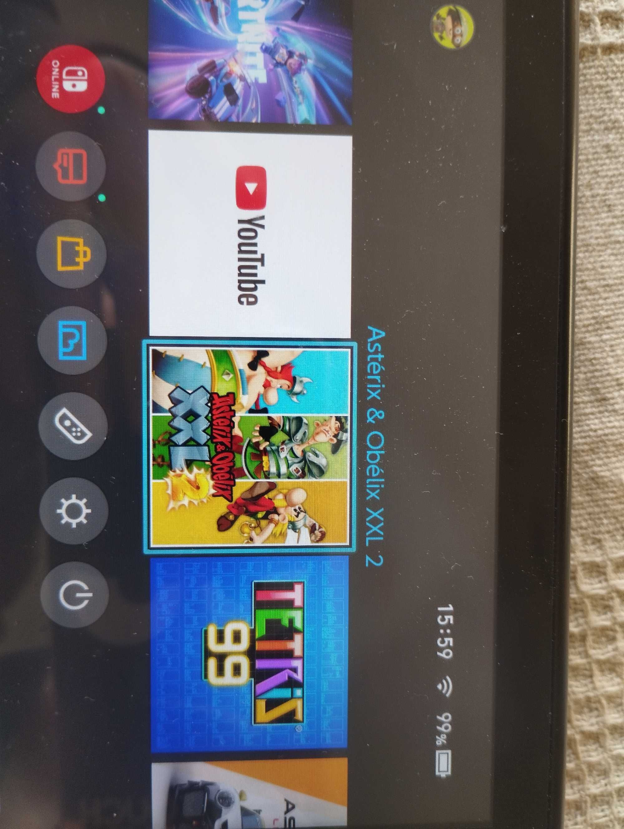 Nintendo Switch com vários acessórios
