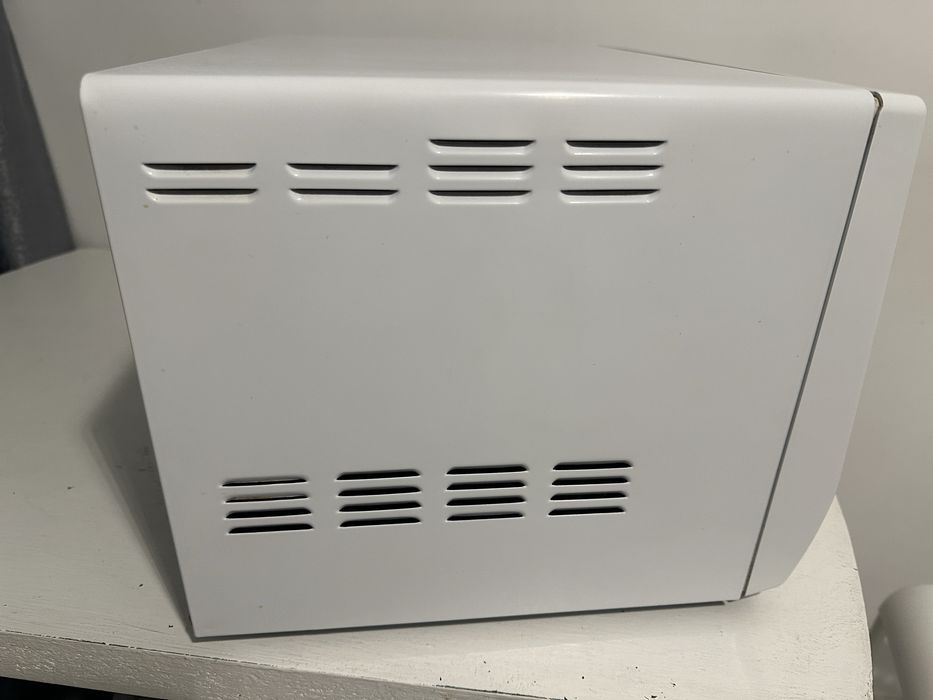 Мікрохвильовка Samsung ME81KRW-2