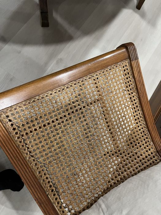 Conjunto louceiro + mesa com 6 cadeiras.