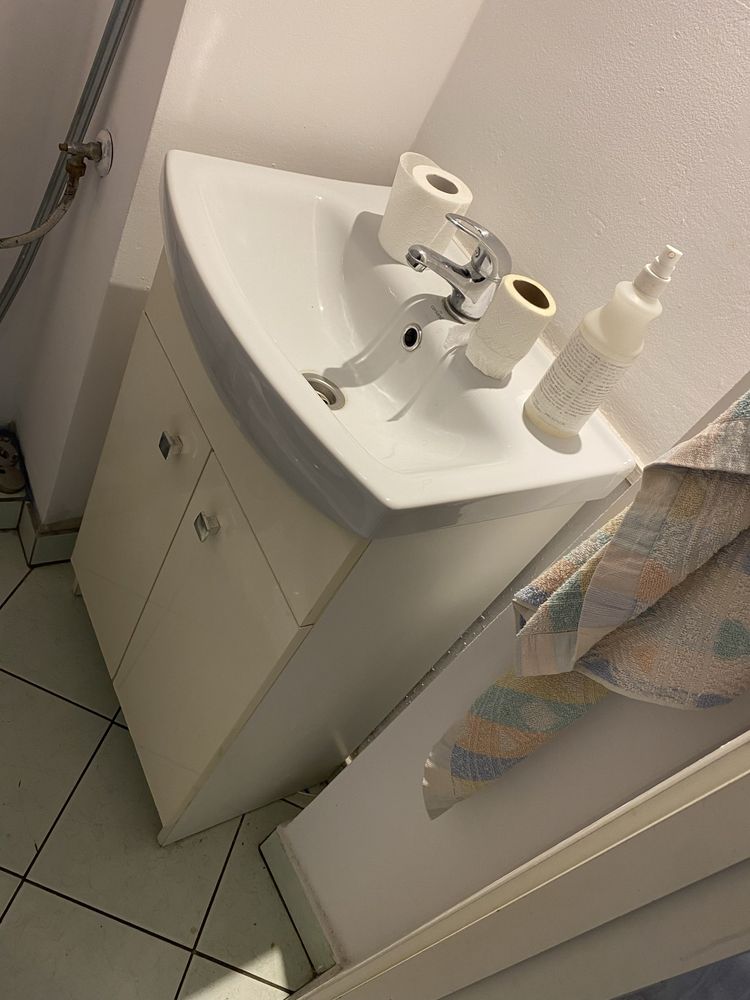 Zestaw mebli łazienkowych