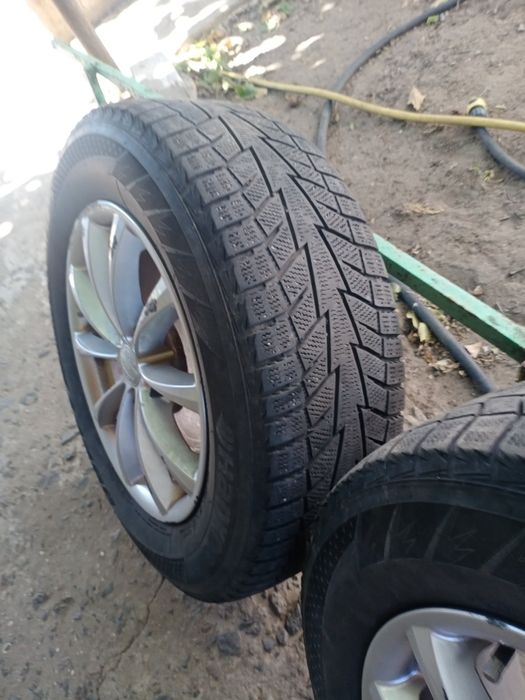 Зимова гума Hankook та 4 диски R15,205/65 все в сборi,м.Миколаїв