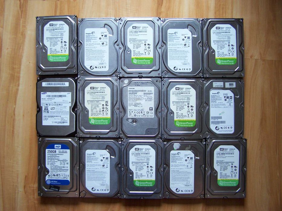 Złom dysków komputerowych 3,5"  szt. 42