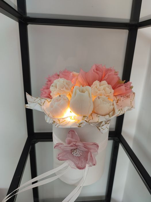 Bukiet świec Flower Box świec sojowych marmur różowy świecący