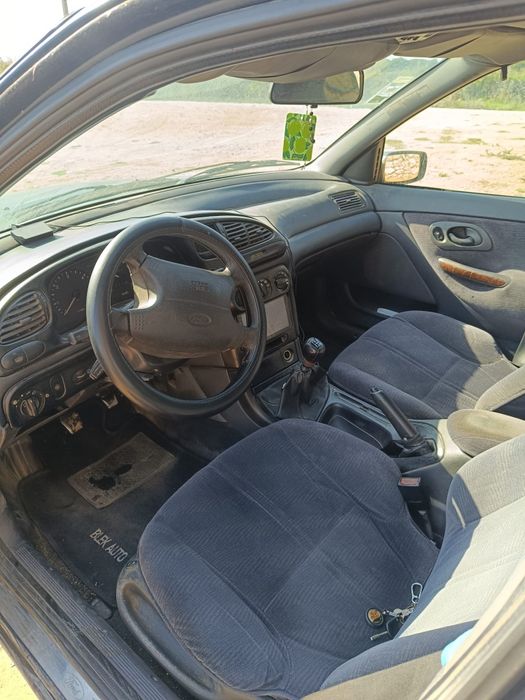 Ford Mondeo ghia 1.8 td