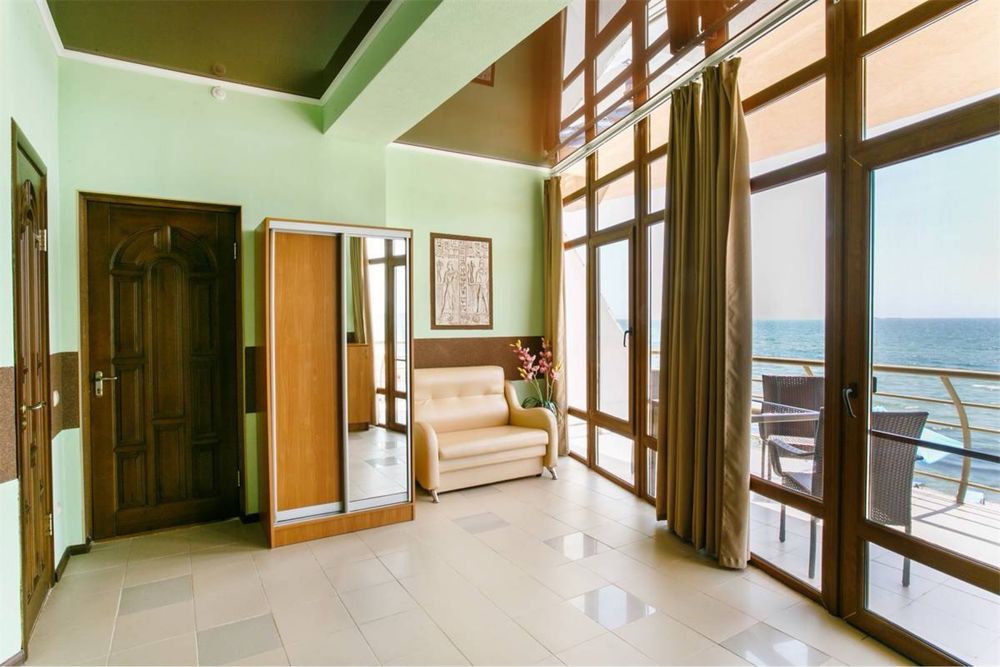 ПРОДАМ отель в Коблево со своим рестораном