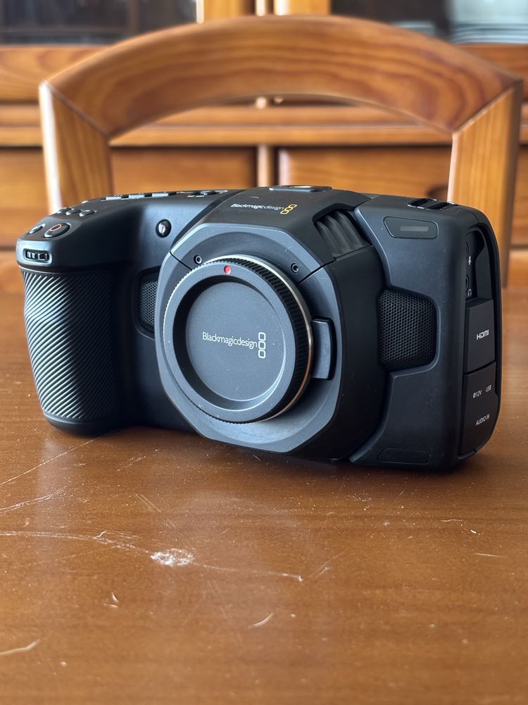 Blackmagic Pocket Cinema Camera 4K + acessórios