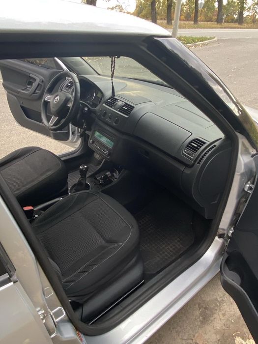 Продам авто Skoda Fabia 2014