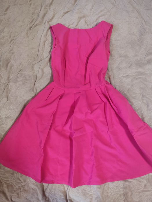 Сукні 42 розмір ідеальний стан