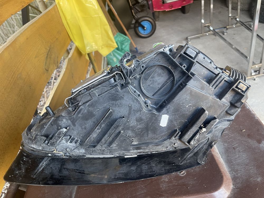 Lampa bi-xenon Audi Q5 EU/ uszkodzona kompletna