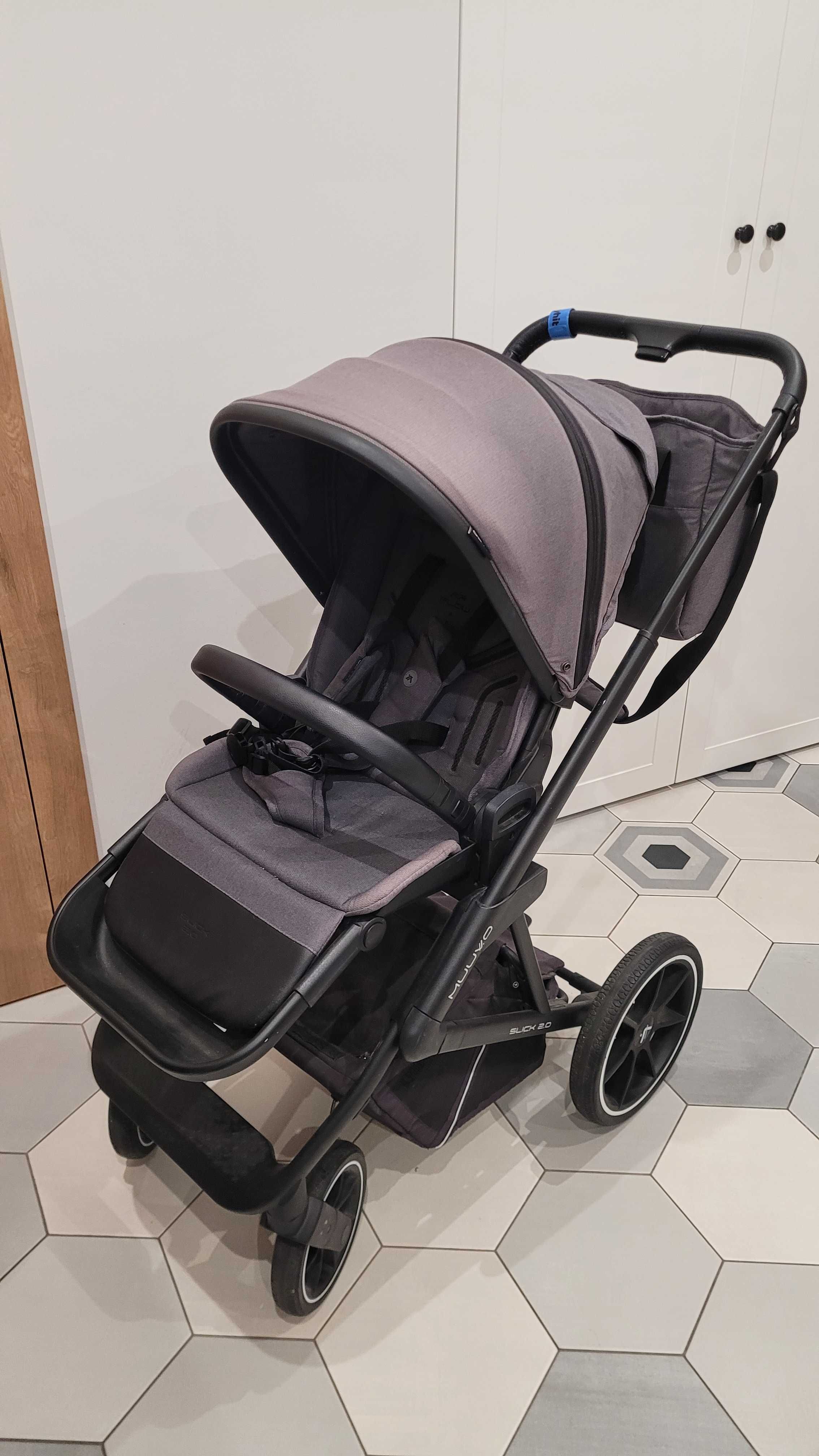 Wózek dziecięcy Muuvo Slick 2.0 Iron Graphite - spacerówka + gondola