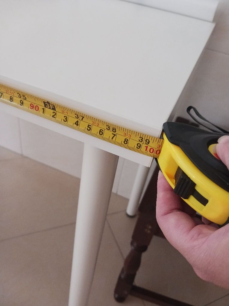Mesa de estudo branca