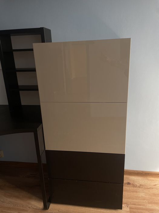 Szafka w kolorze szaro-beżowym Ikea