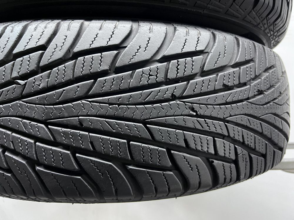 2шт всесезонні 215/70/R16 7,8мм Maxxis Victra Suv