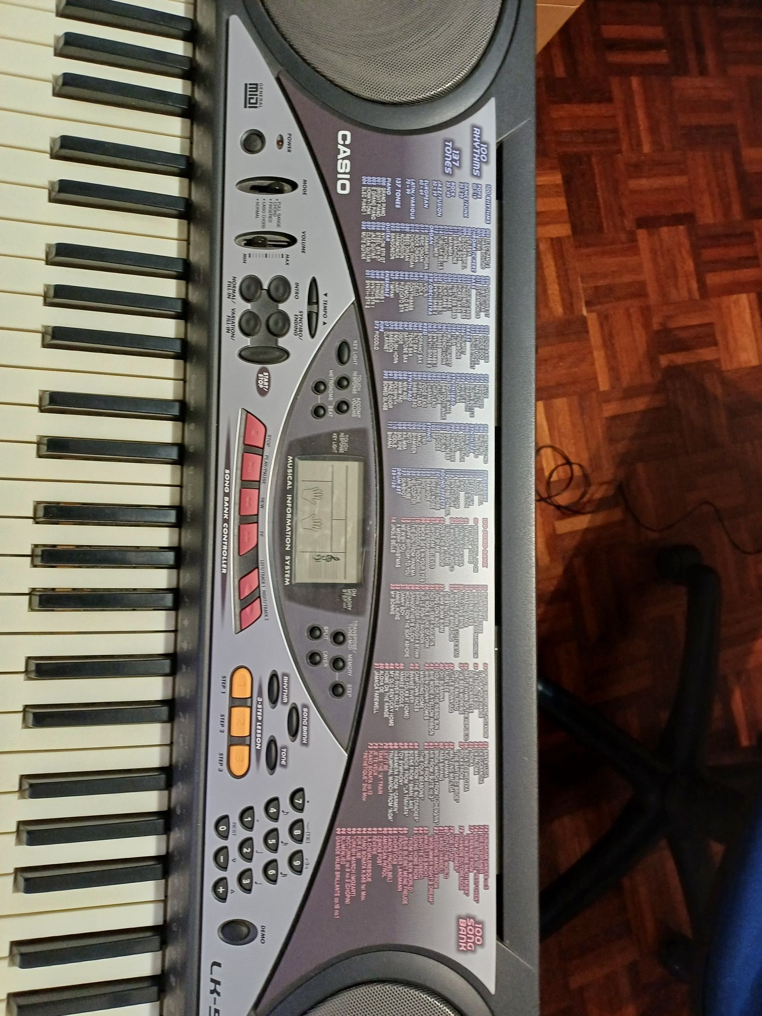 Teclado marca Casio