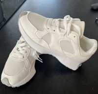 Białe sneakersy rozmiar 36