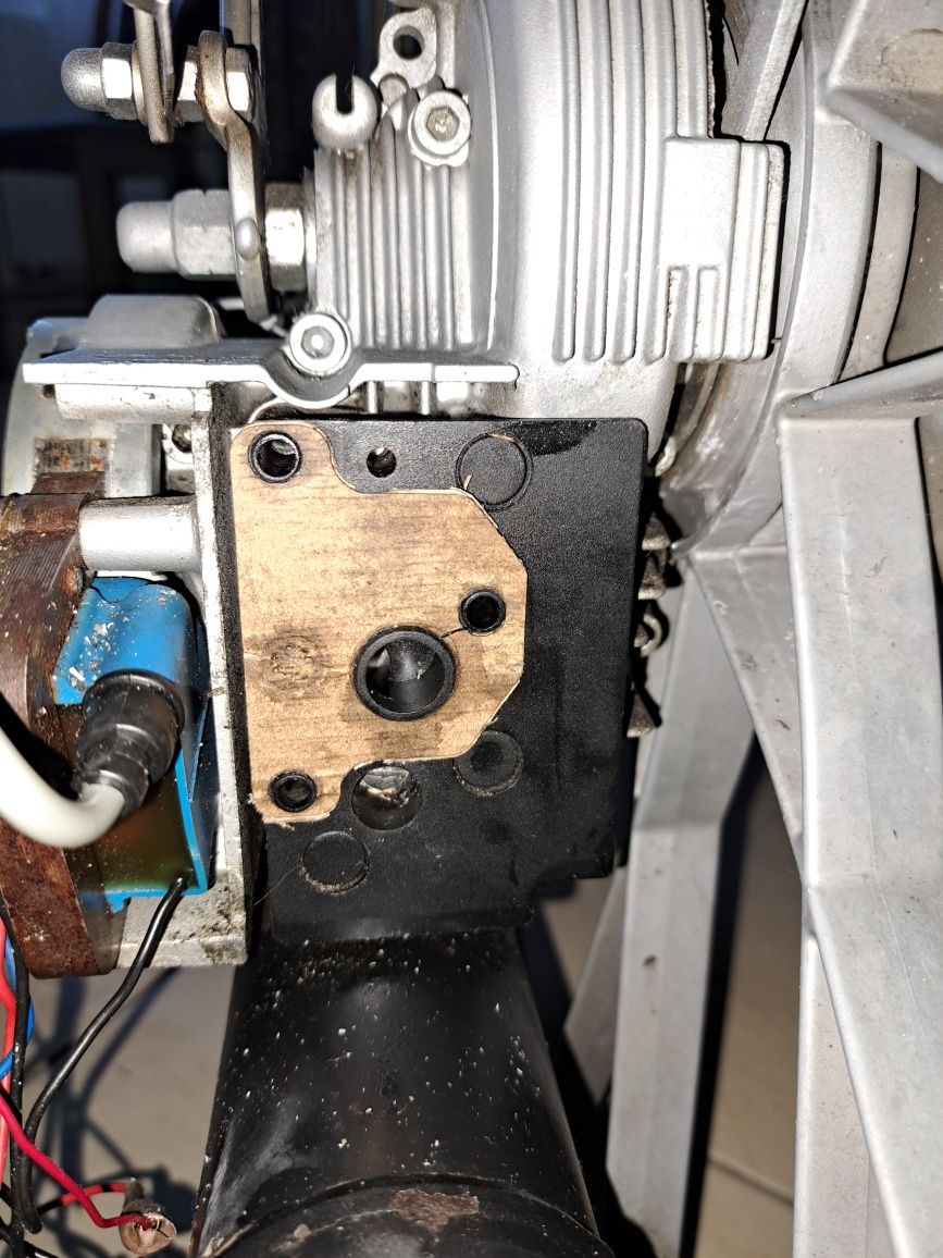 Uchwyt, adapter do montażu gaźnika Romet do roweru z silnikiem Sachs