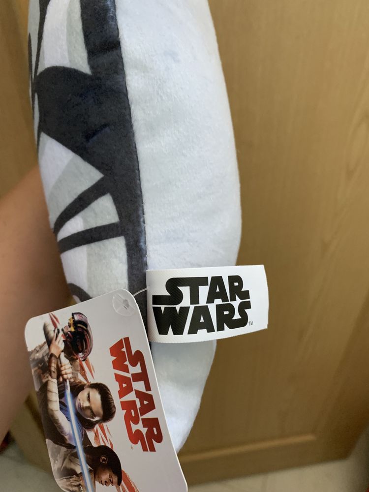 Almofadas/ peluches Star Wars novos com etiqueta