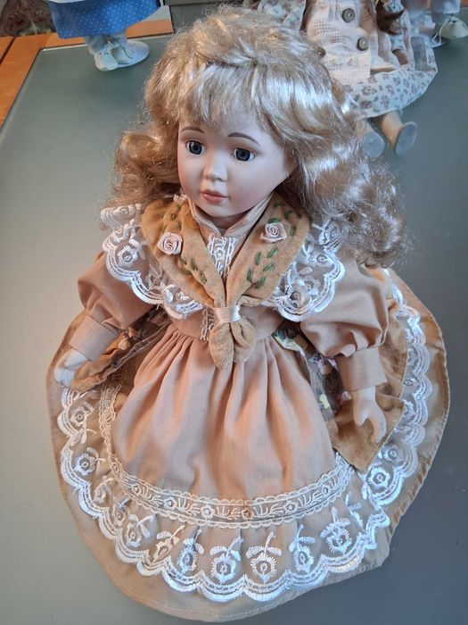 Bonecas de porcelana