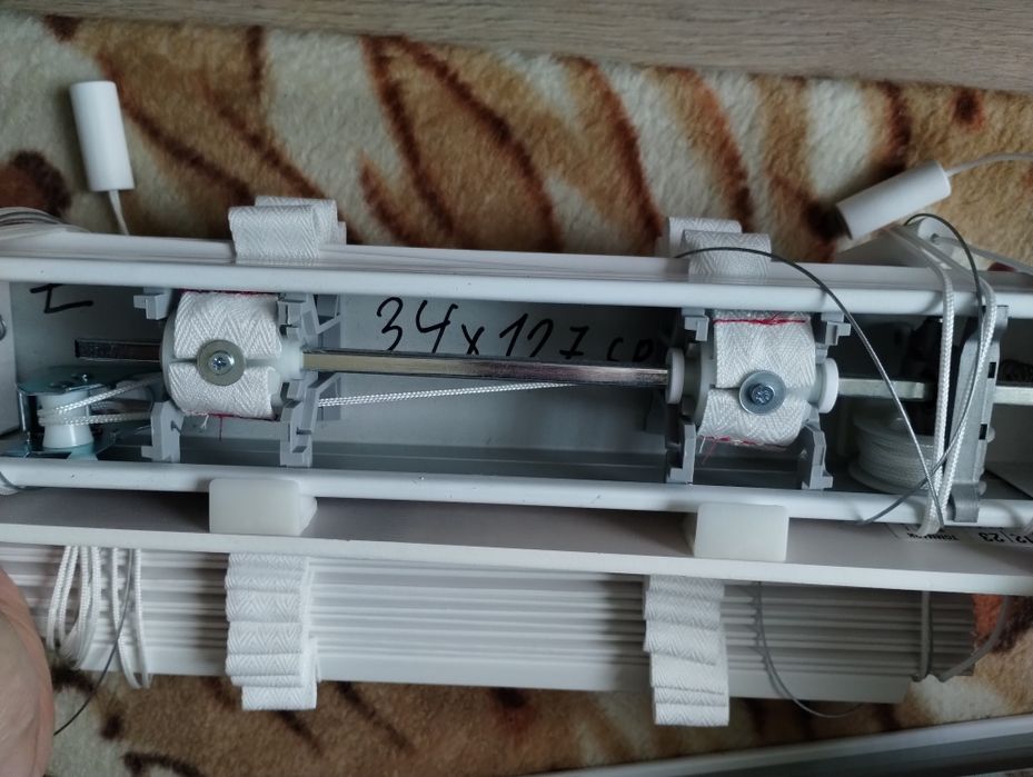 Żaluzje drewniane białe