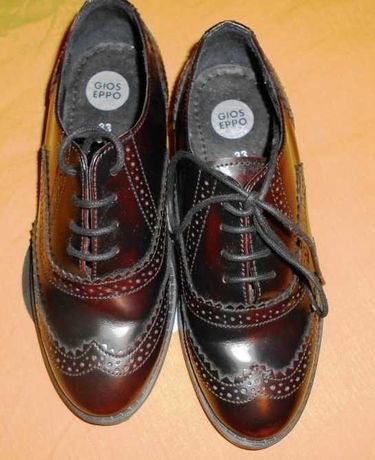 Sapatos Clássicos Catanhos, Novos, em pele genuína, Gioseppo nº 33