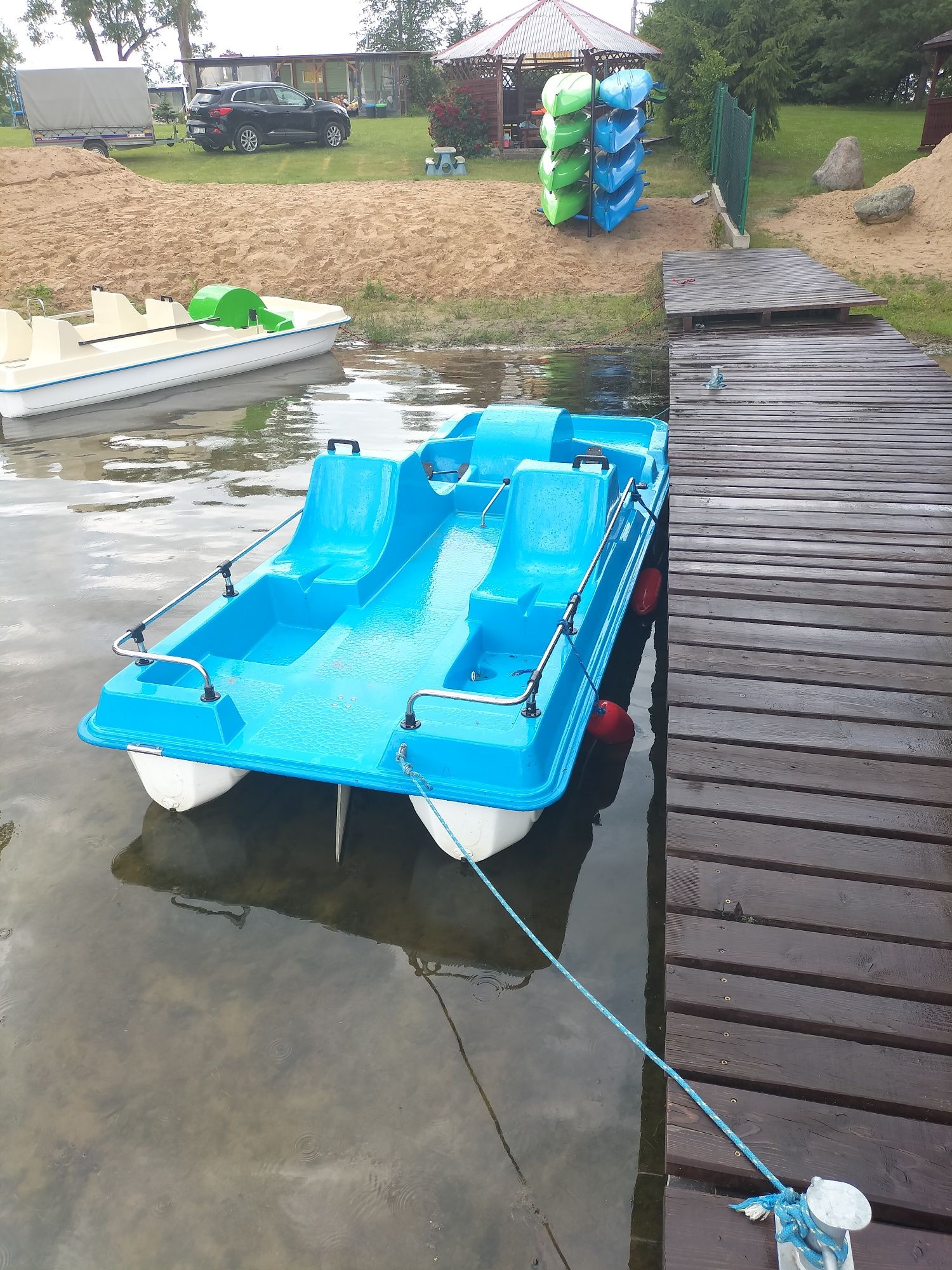 Rower wodny z odpływem wody