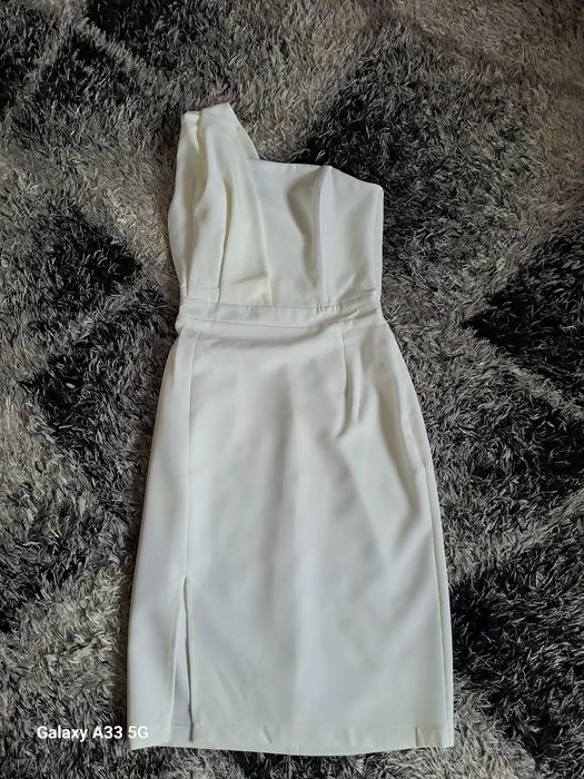 Dopasowana sukienka na jedno ramię Molly roz S