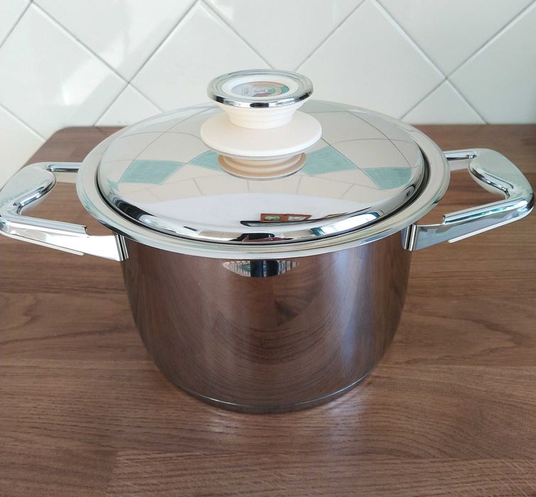 Продам Цептер(кастрюля 4,2 литра диаметр 20 см).