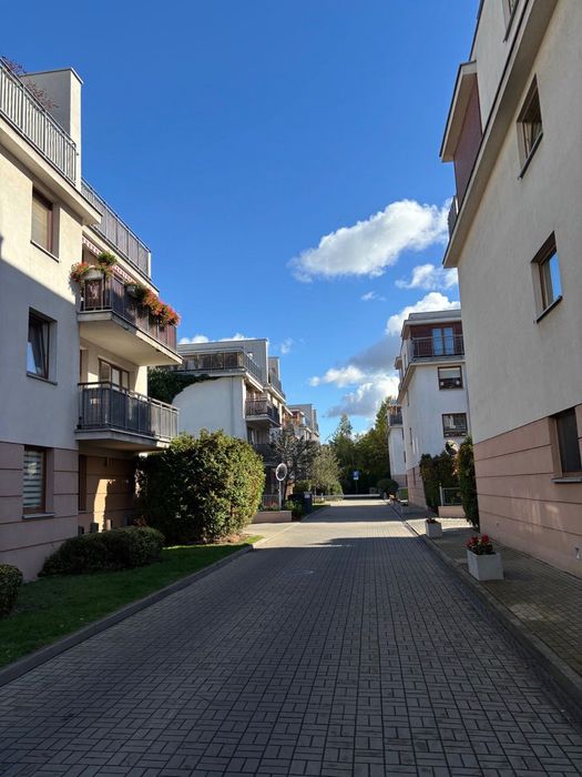 4 pokoje + garaż na strzeżonym osiedlu na Ursynowie. BEZPOŚREDNIO