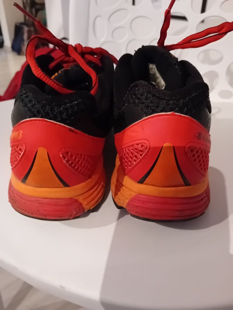 Sprzedam buty do biegania marki Karrimor