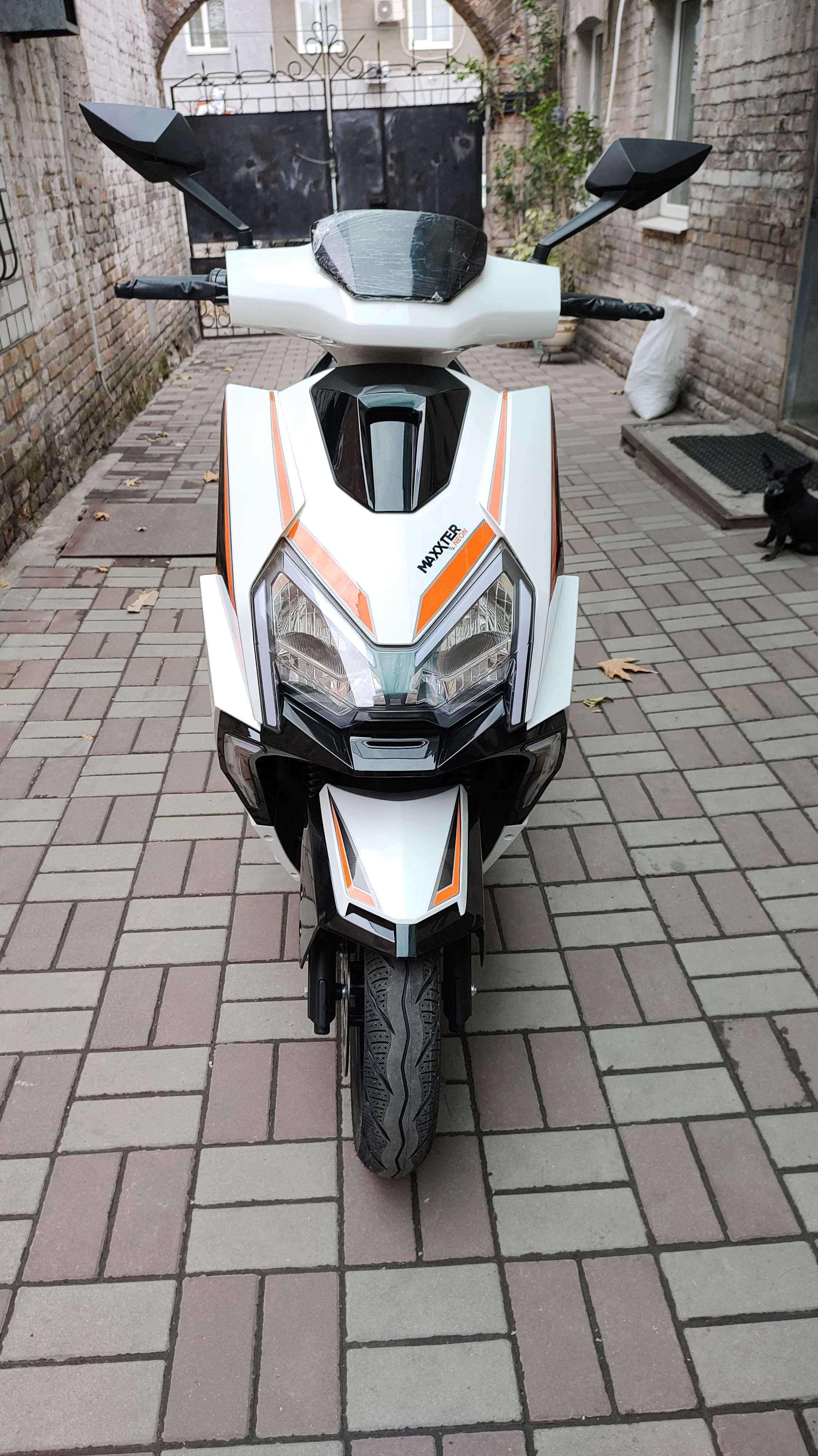 Электро скутер Maxxter Neon 2.5