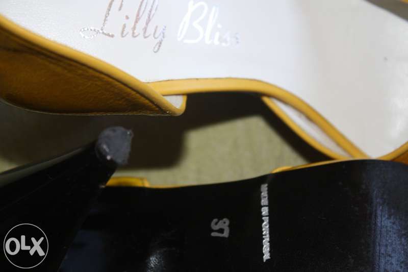 Sapatos amarelos com laço da Lilly Bliss tamanho 37