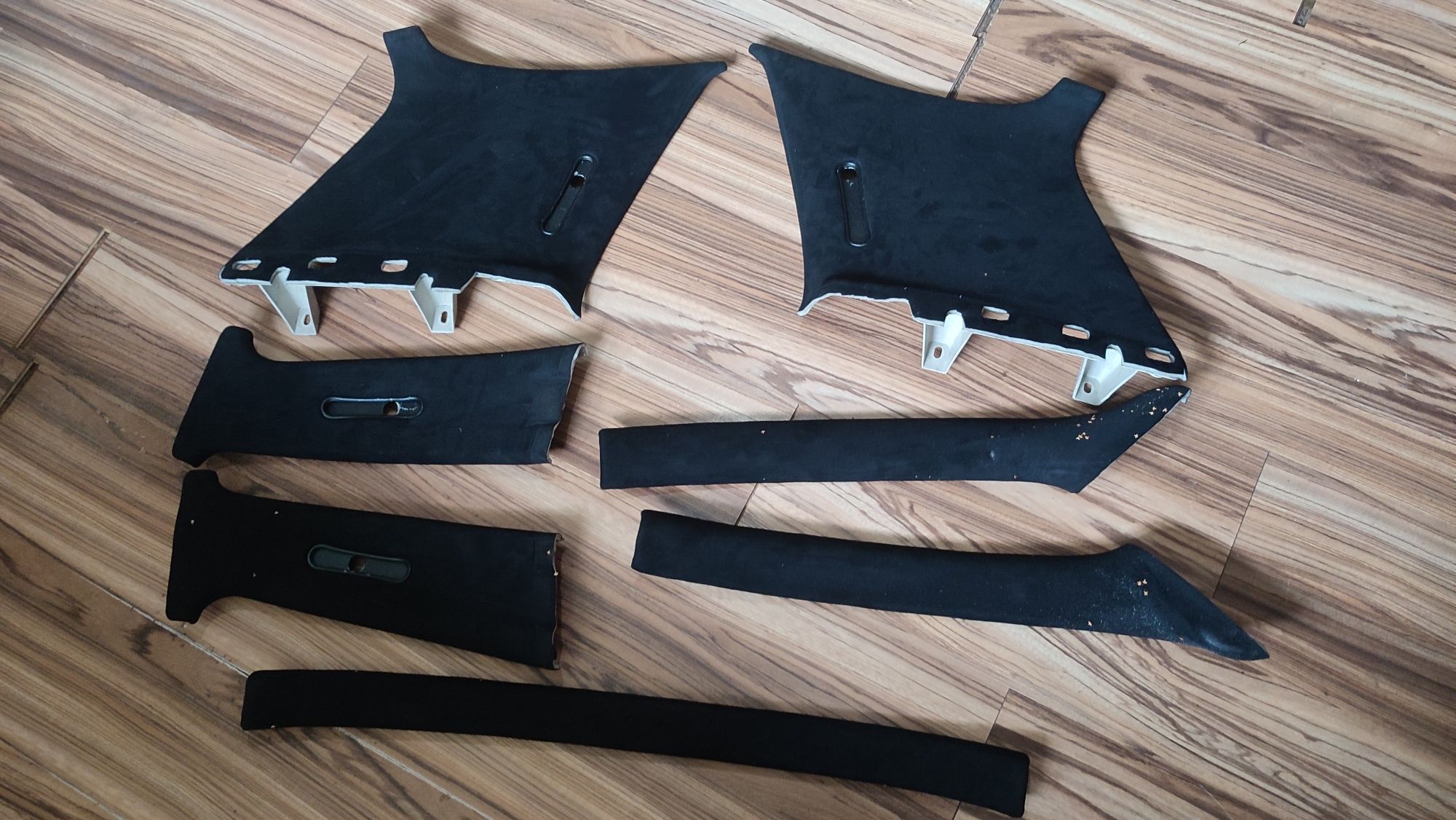 Podsufitka czarna alcantara VW Golf 4  wersja 4 drzwi