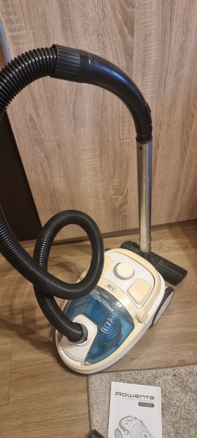 Odkurzacz bezworkowy Rowenta  1800w